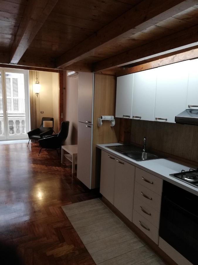 Il Castello Apartment Наполи Екстериор снимка