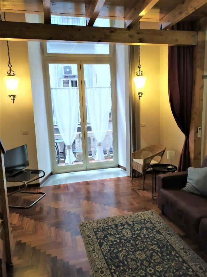 Il Castello Apartment Наполи Екстериор снимка