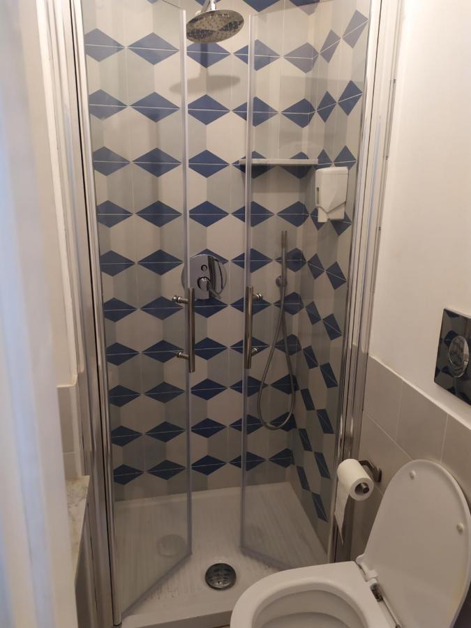 Il Castello Apartment Наполи Екстериор снимка