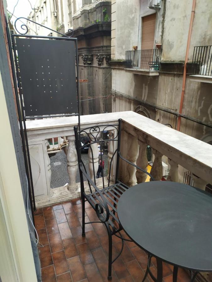 Il Castello Apartment Наполи Екстериор снимка