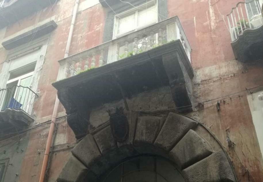 Il Castello Apartment Наполи Екстериор снимка